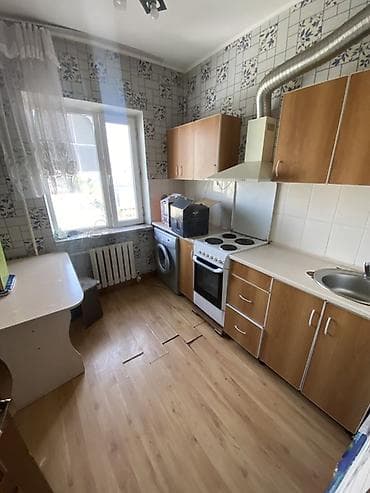 продаю 2 комн квартиру: 2 комнаты — 3