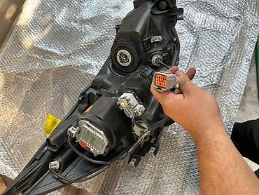 Автокосметика: Передняя левая фара Subaru 2017 г., Б/у, Оригинал, США — 9