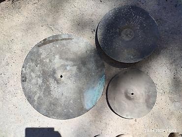 4 штуки тарелки барабанные, латунь. Звук огонь) Одна немного