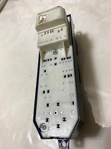 mini jack: Центральный дверной Toyota 2010 г., На запчасти, Оригинал, Япония — 3