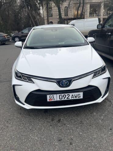 corolla spasio: Toyota Corolla: 2021 г., 1.8 л, Автомат, Гибрид, Седан — 4