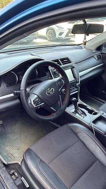 Toyota Camry: 2017 г., 2.5 л, Автомат, Газ, Седан — 4
