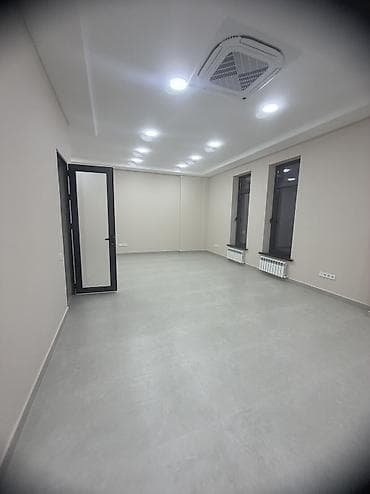 Коммерческая недвижимость: Аренда офисов, 65 м², В бизнес центре — 4
