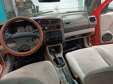 вента машына: Volkswagen Vento: 1992 г., 2 л, Механика, Бензин, Седан — 6