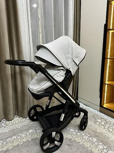 Прогулочная коляска в отличном состоянии!
