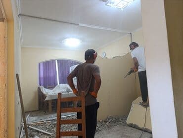 Дизайн, долборлоо: Дубалдарды бузуу, Полдорду бузуу, Шыптарды чечүү | Гипсокартон дубалы, Тосмолорду бузуу, Эски шыбакты алуу | Эски тушкагаздардан тазалоо, Эски шыбоону түшүрүү, Актиташты кыруу | Ламинатты демонтаждоо, Паркетти демонтаждоо, Линолеумду демонтаждоо | Шифер чатыр, Металл черепицадан жасалган чатыр, Жумшак чатыр 6 жылдан ашык тажрыйба — 8