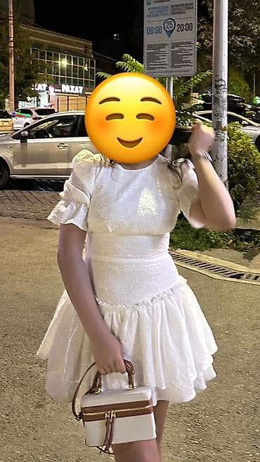 молодежные вечерние платья: Нарядные женские платья и комплект 1) Белое короткое платье - Силуэт — 1