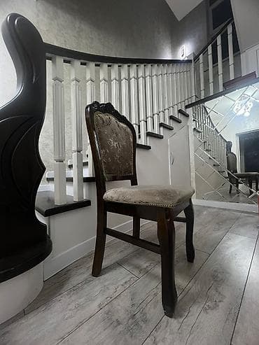 small table: Стул для зала, Дерево — 1