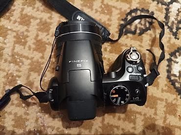 Цифровая камера Fujifilm FinePix S с 14-мегапиксельной матрицей