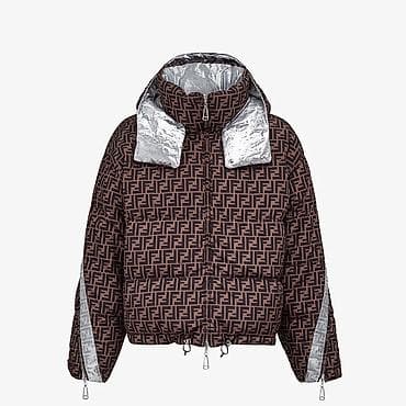 Жеке буюмдар: Продаю куртку Fendi. Эта куртка из коллекции с Ники Минаж «Fendi x — 1