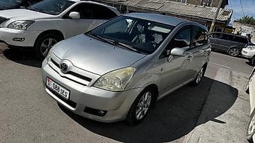 Toyota Corolla Verso: 2004 г., 1.8 л, Механика, Бензин, Минивэн