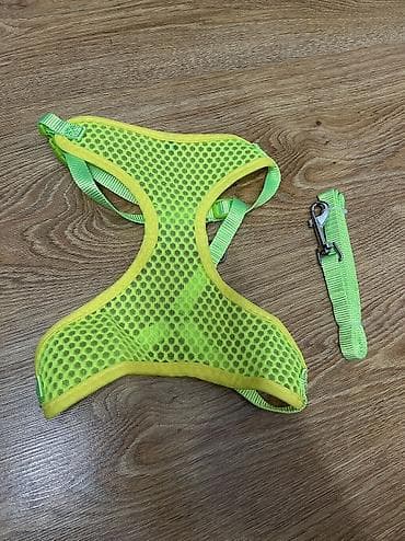 Кошки: Широкая шлейка+ поводок. Отличное дышащее качество. На шлейке ширина — 3