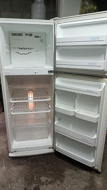 Холодильник LG, Б/у, Двухкамерный, No frost, 60 * 160 * 60 at lalafo.kg Холодильник LG, Б/у, Двухкамерный, No frost, 60 * 160 * 60