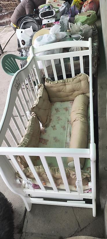 детская кроватки: Манеж-кровать, Б/у, Раскладной, Дерево — 3