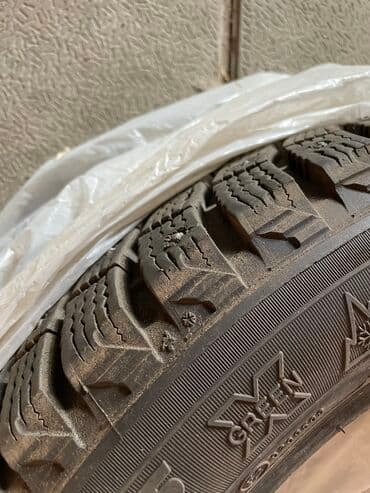 Шины 195 / 55 / R 15, Зимняя шипованная, Б/у, Комплект, Легковые, Michelin