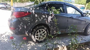 mazda 2000: Hyundai Accent: 2014 г., Механика, Бензин, Седан — 3