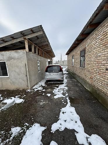 Продажа домов: Продаётся жилой дом с большим участком. Объект: - Кирпичный — 3