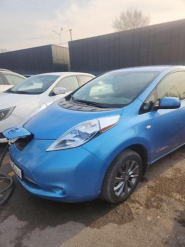барта: Nissan Leaf: 2012 г., Автомат, Электромобиль, Хэтчбэк — 1