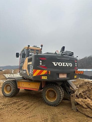 манипуляторы crown: Экскаватор, Volvo, 2018 г., Колесный — 3