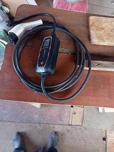 афтономка печ: Портативное зарядное устройство для электромобиля (EVSE) с разъёмом — 1