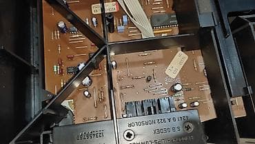 петличные микрофоны: PHILIPS CD 230 made in Belgium, без пульта, нужен ремонт: диск крутит — 9