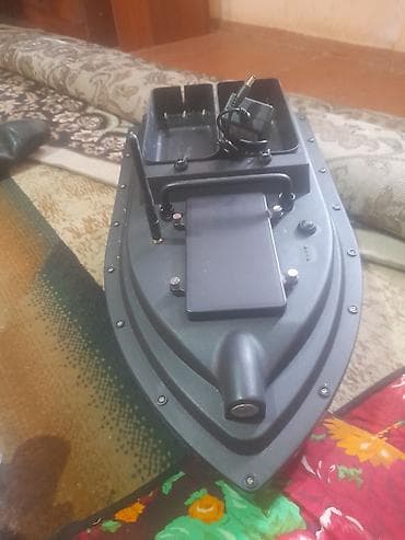 Кормораздаточная лодка для рыбалки с дистанционным управлением