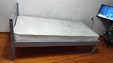 кровати двух спальные: Односпальная кровать, Б/у, С матрасом, длина - 200 см — 3