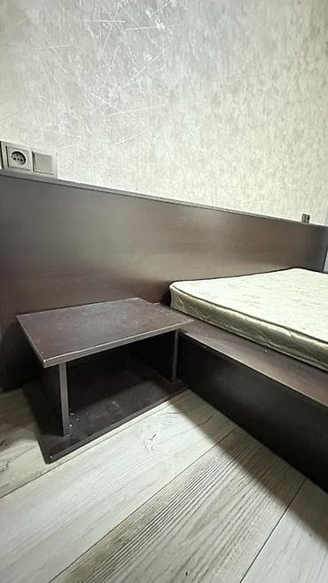 кровать двуспальняя: Двуспальная кровать, Б/у, С матрасом, длина - 200 см — 2