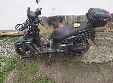 скутер с бензином: 150 куб. см б/у обмен на другой скутер, работает нормально вложение — 7