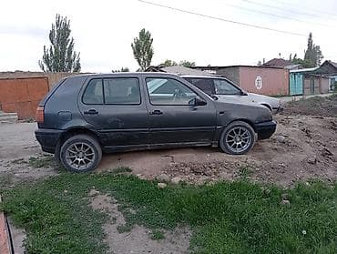 Volkswagen Golf: 1992 г., 1.8 л, Механика, Бензин, Хэтчбэк