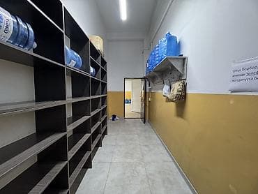 нижный джал: Продается помещение в мкр Джал, Ахунбаева 67/1. Цокольное помещение в — 10