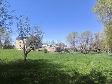 полевая земля: Продаётся земельный участок с домом и садом. Участок угловая а также 2 — 4