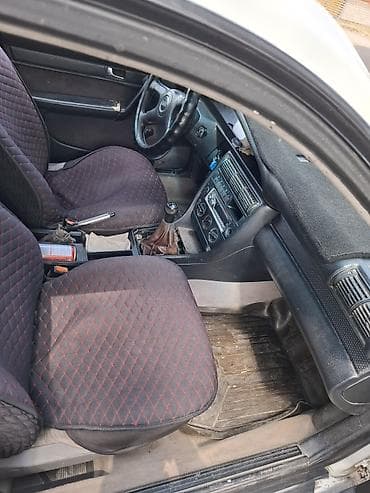 а6 1 8: Audi 100: 1992 г., 2 л, Механика, Бензин, Седан — 9