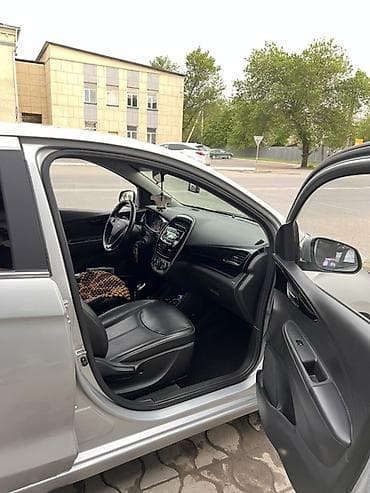 Chevrolet Spark: 2016 г., 1 л, Автомат, Бензин, Хетчбек — 5