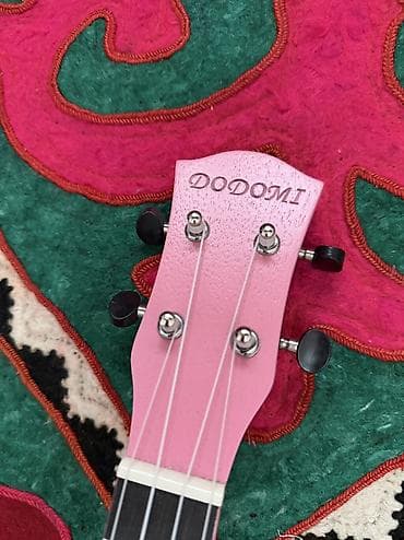 Укулеле сопрано, розовая - Форм‑фактор: сопрано (компактный размер — 3