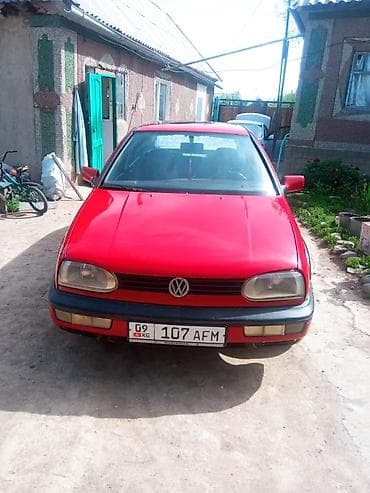 Унаа сатуу: Volkswagen Golf: 1993 г., 1.8 л, Кол менен иштөөчү, Бензин, Хетчбек — 1