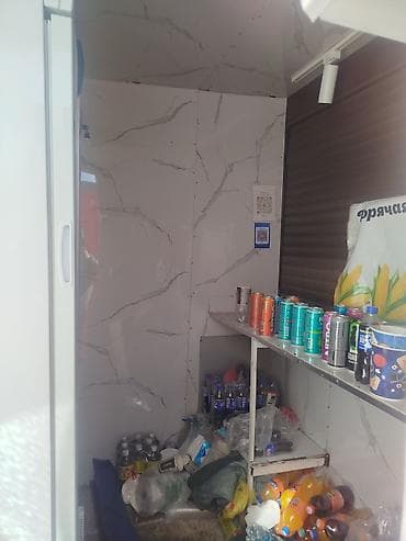 передвижной: Предлагается к продаже мобильный торговый киоск красного цвета — 4