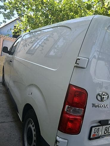 Грузовой фургон Toyota ProAce (белый) - Кузов: цельнометаллический — 7