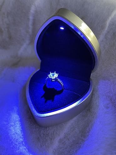 Шкатулки и подставки: Подарочные шкатулки для украшений с подсветкой - Форма: сердце с — 10