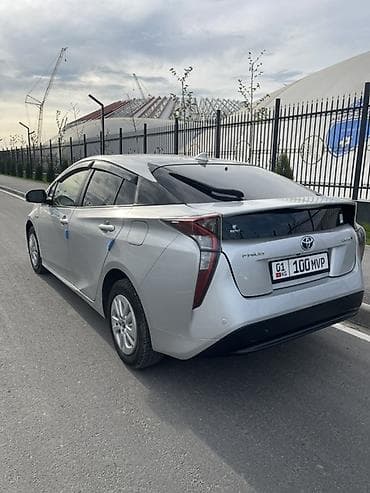prius: Toyota Prius: 2017 г., 1.8 л, Автомат, Гибрид, Лифтбек — 4