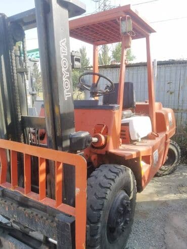 start: Погрузчик, 2011 г., Колесный, Вилочный — 2