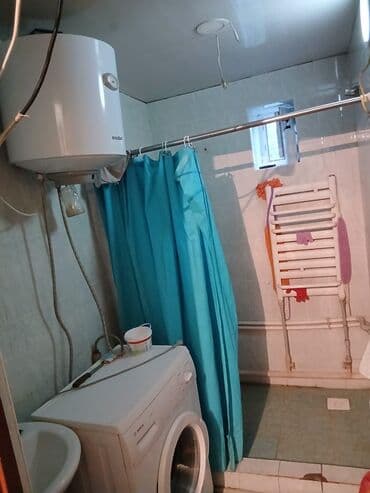 продаю дом в жм алатоо: Дом, 100 м², 4 комнаты, Собственник — 8