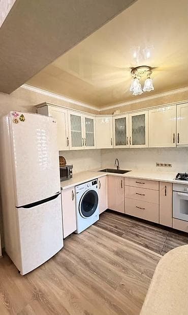 osh flat: 3 комнаты, Цум Агентство недвижимости, Без подселения, от 6 месяцев, С мебелью — 2