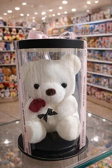 teddy: Мягкая игрушка «Белый мишка с розой» - Очаровательный плюшевый — 1