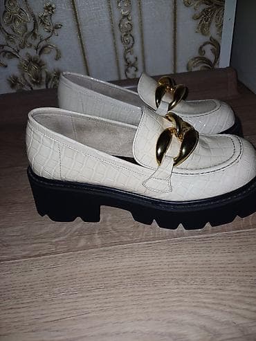 Оксфорды: Продаю лоферы.размер 39.мягкие,удобные!обула 1 раз.причина-большие по — 3