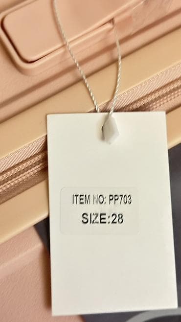 Личные вещи: Чемодан на колёсах, жёсткий, размер 28" (модель PP703), цвет — 2