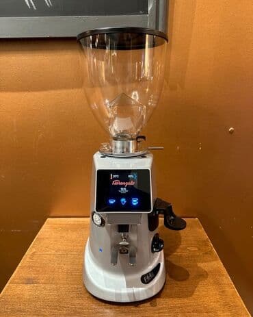 машина для кофе: Кофеварка, кофемашина — 1