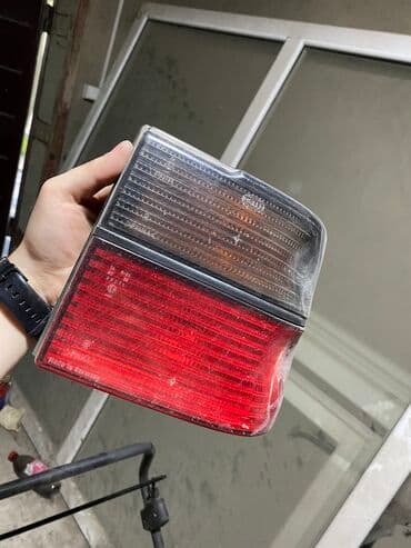 задний плафон на венто: Задний правый плафон “hella black” с дефектом на фото видно венто — 1