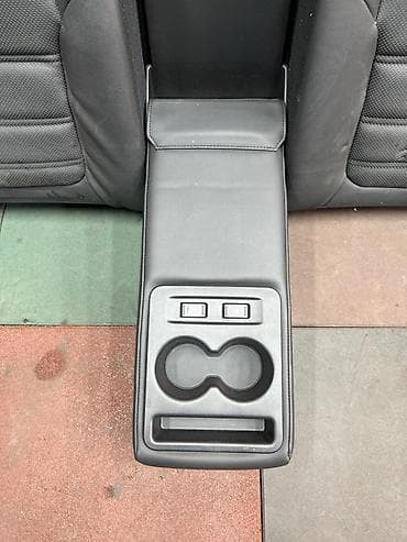 philips xenium w732: Заднее сиденье, Кожа, Samsung 2018 г., Б/у, Оригинал — 4