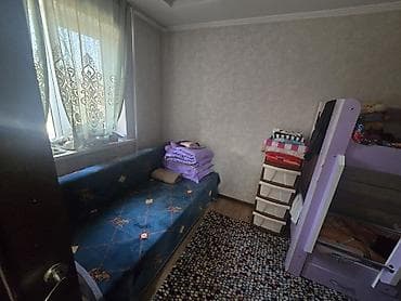 дом долгосрочная аренда: Продаётся одноэтажный дом с верандой и хозпостройкой. - Планировка — 9
